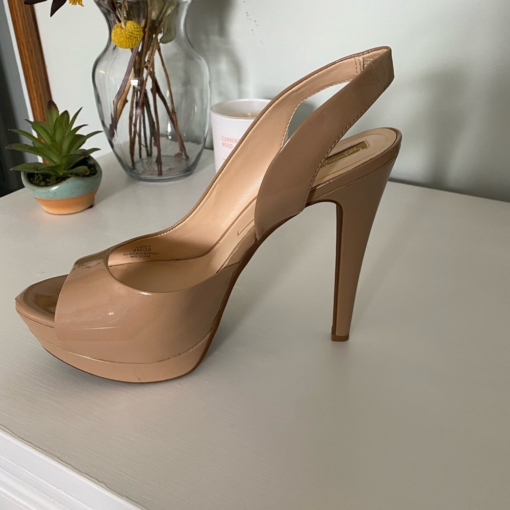 Jessica Simpson Nude platform pumps